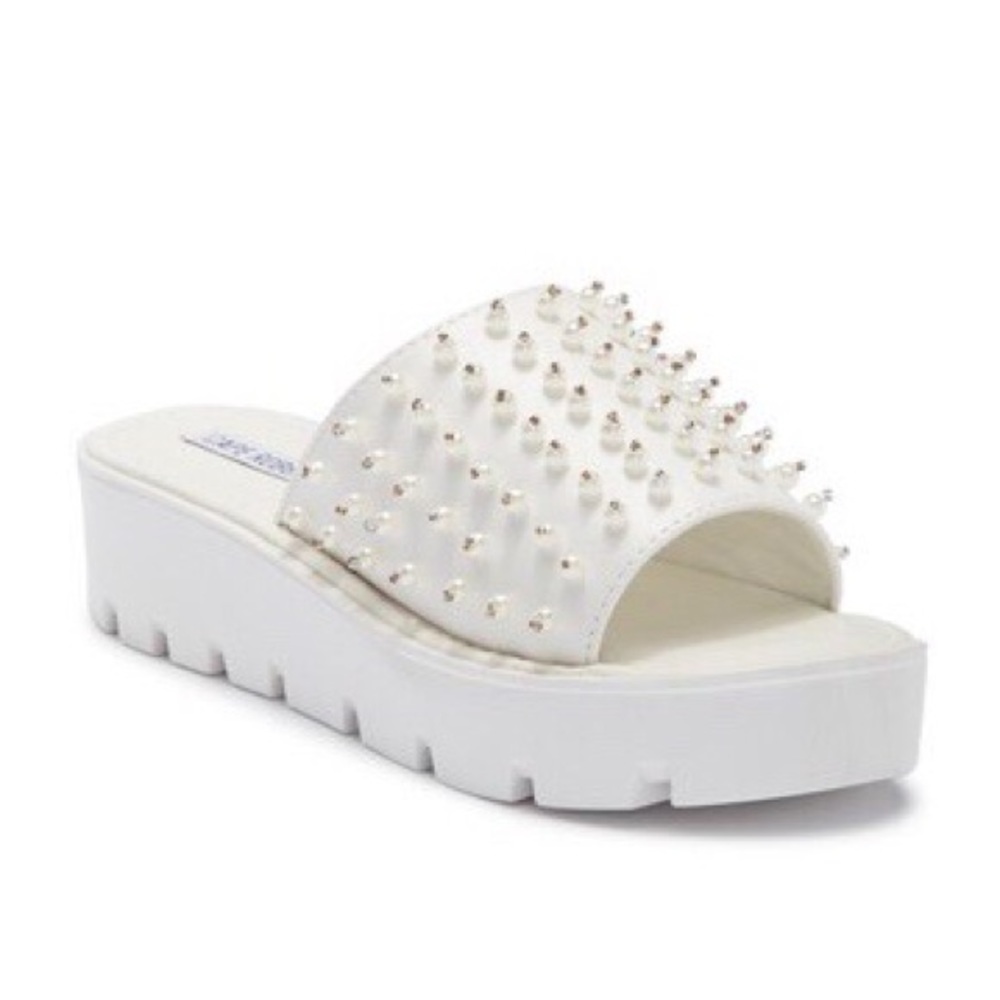 CAPE ROBBIN Mandy Embellishment Sandal